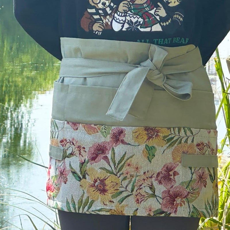 MILCIL Store Garden Apron for Woman, Serve Apron Cute, Flora Half Apron with 8 Pockets, Valentines Gift for Mom Wife Girlfriend - Image 2